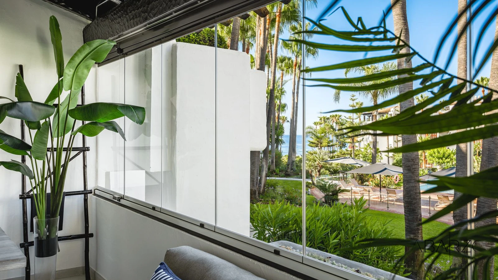 Southwest-Facing Renovated Apartment in Marina de Puente Romano, Marbella Golden Mile — interior, Golden Mile, Marbella (17 of 48)