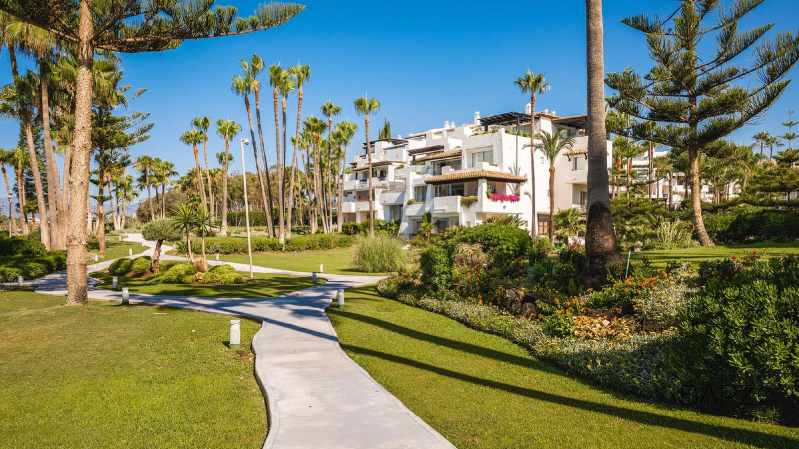 Southwest-Facing Renovated Apartment in Marina de Puente Romano, Marbella Golden Mile — interior, Golden Mile, Marbella (26 of 48)