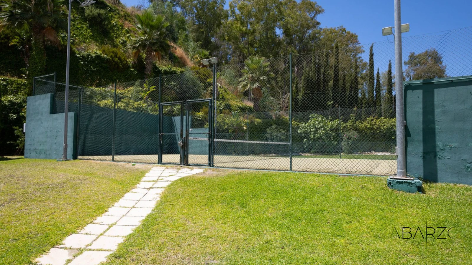 Renovated Apartment in Golf Valley Marbella with Panoramic Views and Large Terrace — interior, Nueva Andalucía, Marbella (18 of 19)