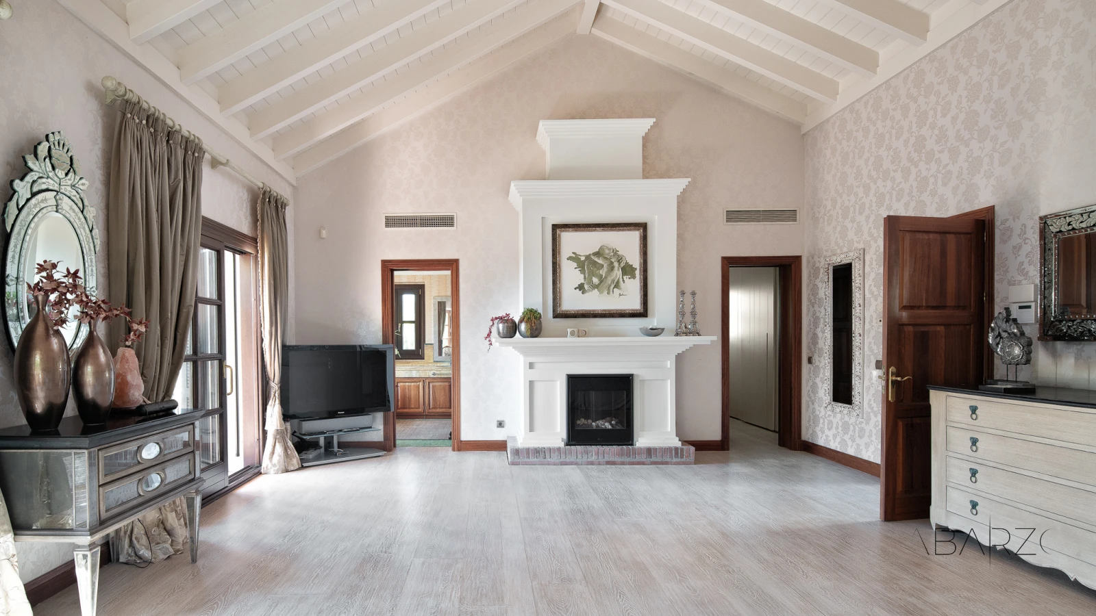 Detached Villa for Sale in Balcones de Sierra Blanca, Marbella with Sea Views and Pool — interior, Golden Mile, Marbella (3 of 26)
