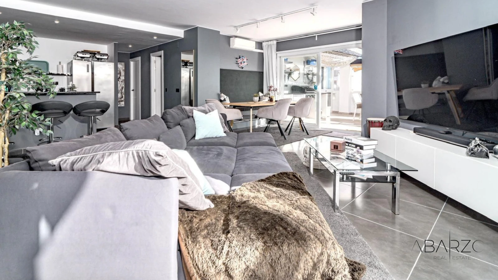 Penthouse in Nueva Andalucía Marbella with Panoramic Sea and Mountain Views — interior, Nueva Andalucía, Marbella (13 of 28)