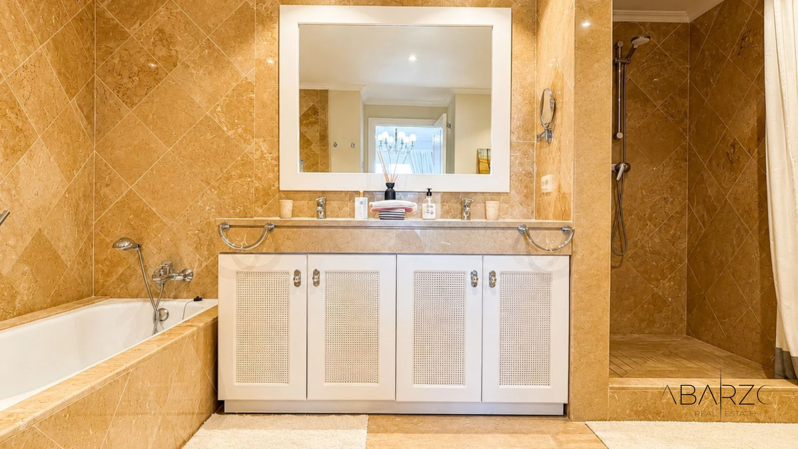 Elegant 2-Bedroom Apartment in El Lago, Los Flamingos with Golf Course Views — interior, Los Flamingos, Benahavís (15 of 20)