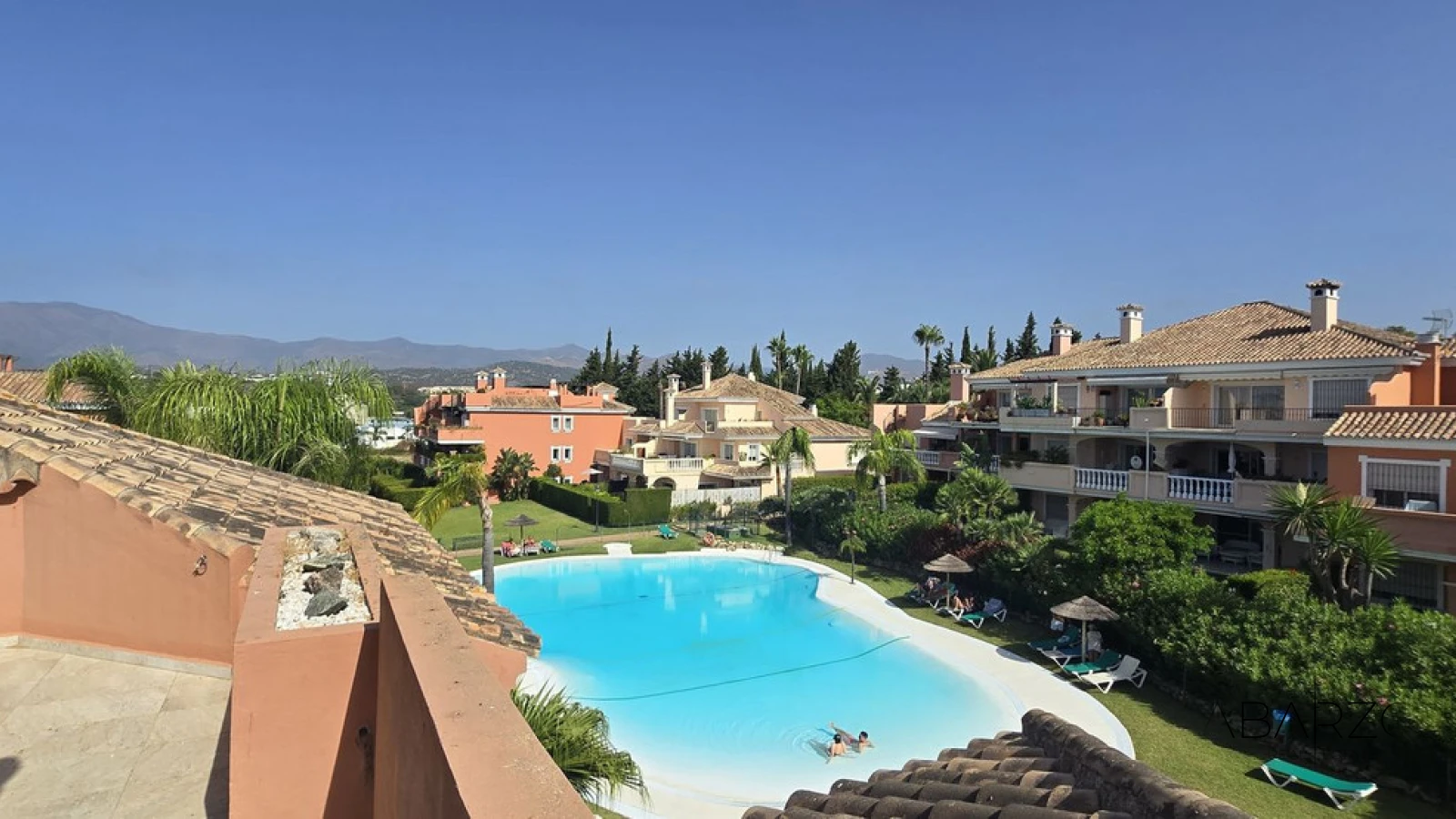 Beautifully Renovated 3-Bedroom Duplex Penthouse with Sea and Mountain Views — interior, New Golden Mile, Estepona (2 of 15)