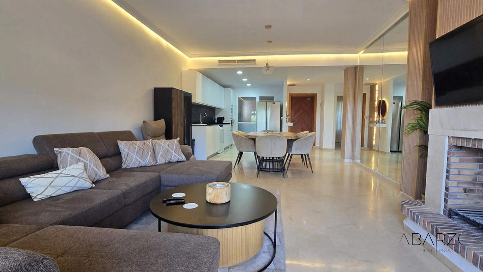 Beautifully Renovated 3-Bedroom Duplex Penthouse with Sea and Mountain Views — interior, New Golden Mile, Estepona (6 of 15)