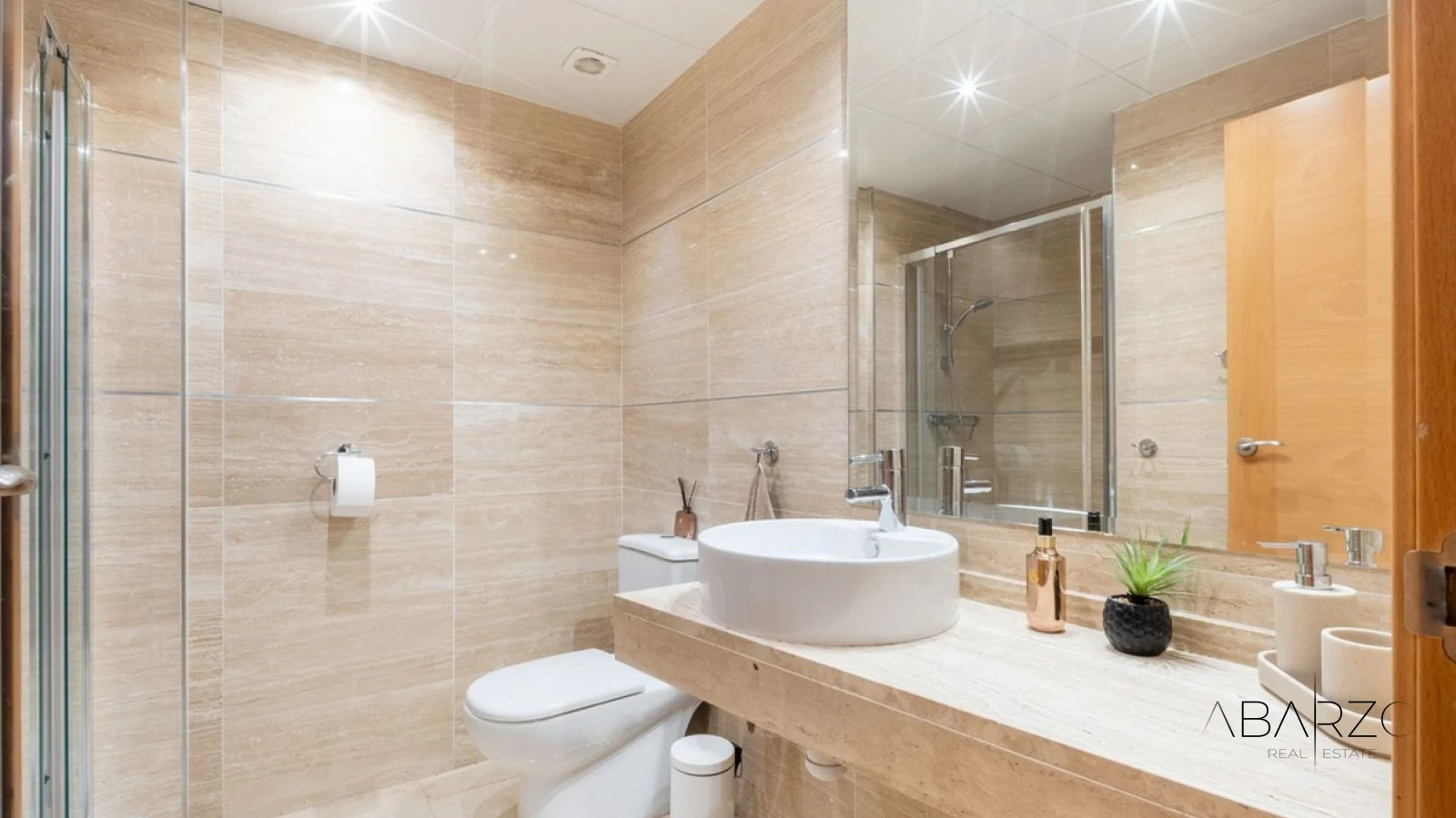 Fully renovated ground-floor apartment with panoramic terrace in El Paraíso, Benahavís — interior, New Golden Mile, Estepona (30 of 35)
