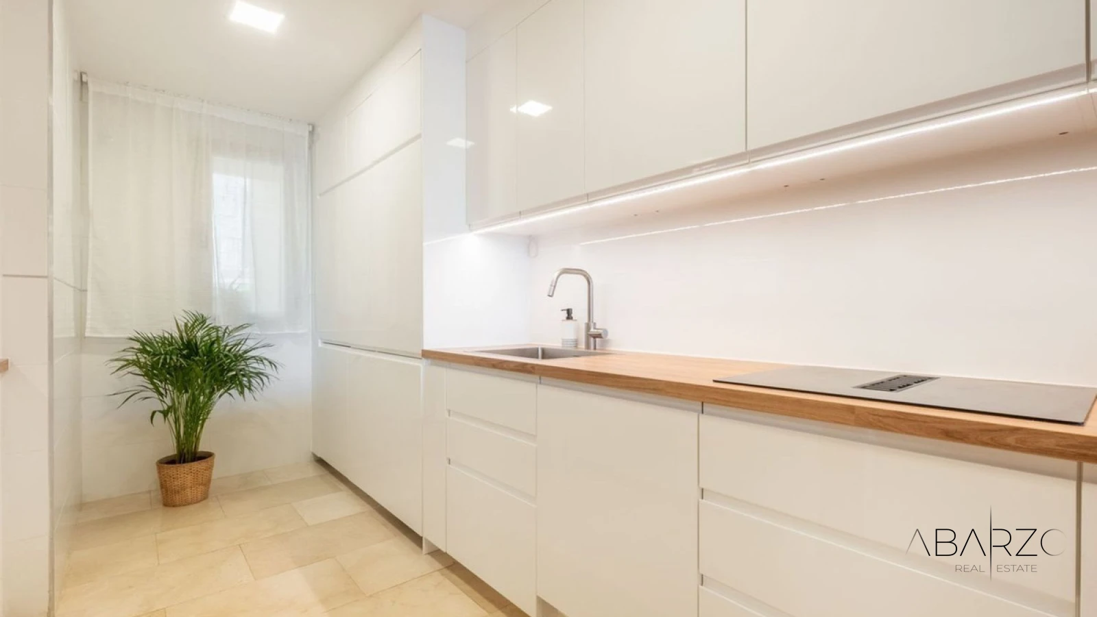 Fully renovated ground-floor apartment with panoramic terrace in El Paraíso, Benahavís — interior, New Golden Mile, Estepona (15 of 35)