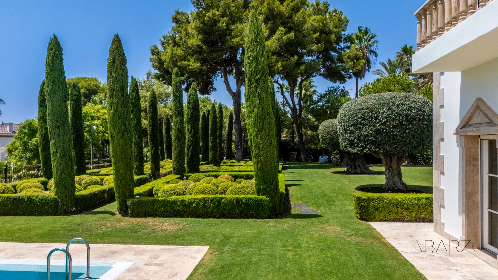 Luxury Villa in Sierra Blanca Marbella with Panoramic Sea Views and Heated Pool — interior, Golden Mile, Marbella (78 of 83)