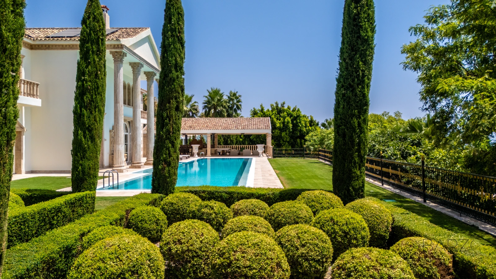 Luxury Villa in Sierra Blanca Marbella with Panoramic Sea Views and Heated Pool — interior, Golden Mile, Marbella (60 of 83)