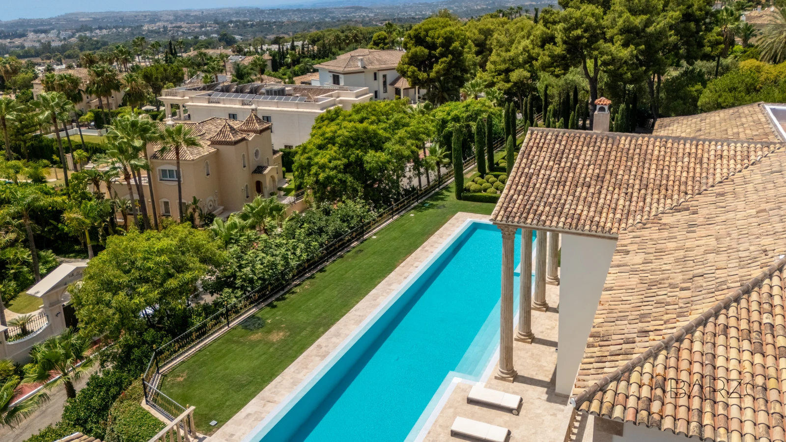 Luxury Villa in Sierra Blanca Marbella with Panoramic Sea Views and Heated Pool — interior, Golden Mile, Marbella (48 of 83)