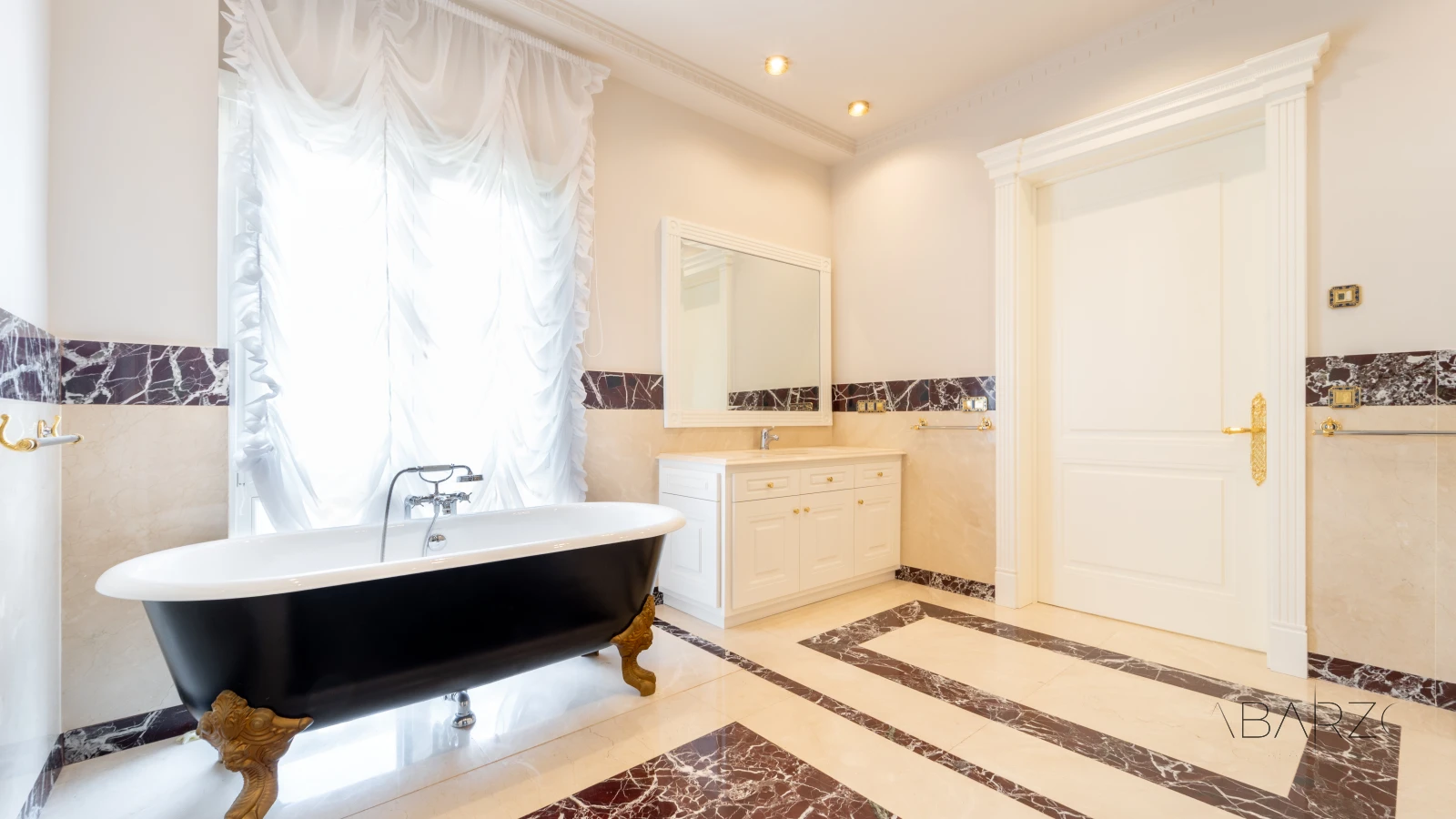 Luxury Villa in Sierra Blanca Marbella with Panoramic Sea Views and Heated Pool — interior, Golden Mile, Marbella (26 of 83)