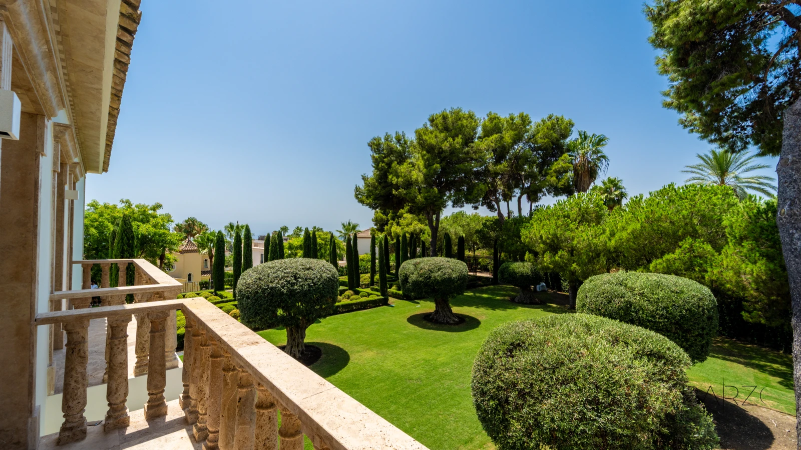 Luxury Villa in Sierra Blanca Marbella with Panoramic Sea Views and Heated Pool — interior, Golden Mile, Marbella (35 of 83)