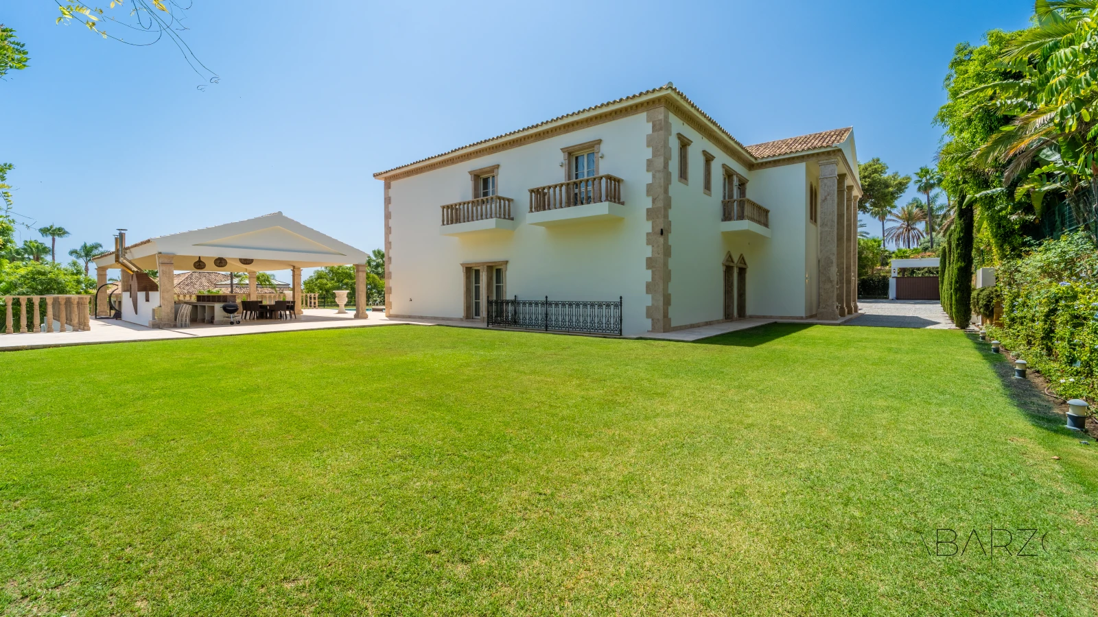 Luxury Villa in Sierra Blanca Marbella with Panoramic Sea Views and Heated Pool — interior, Golden Mile, Marbella (10 of 83)