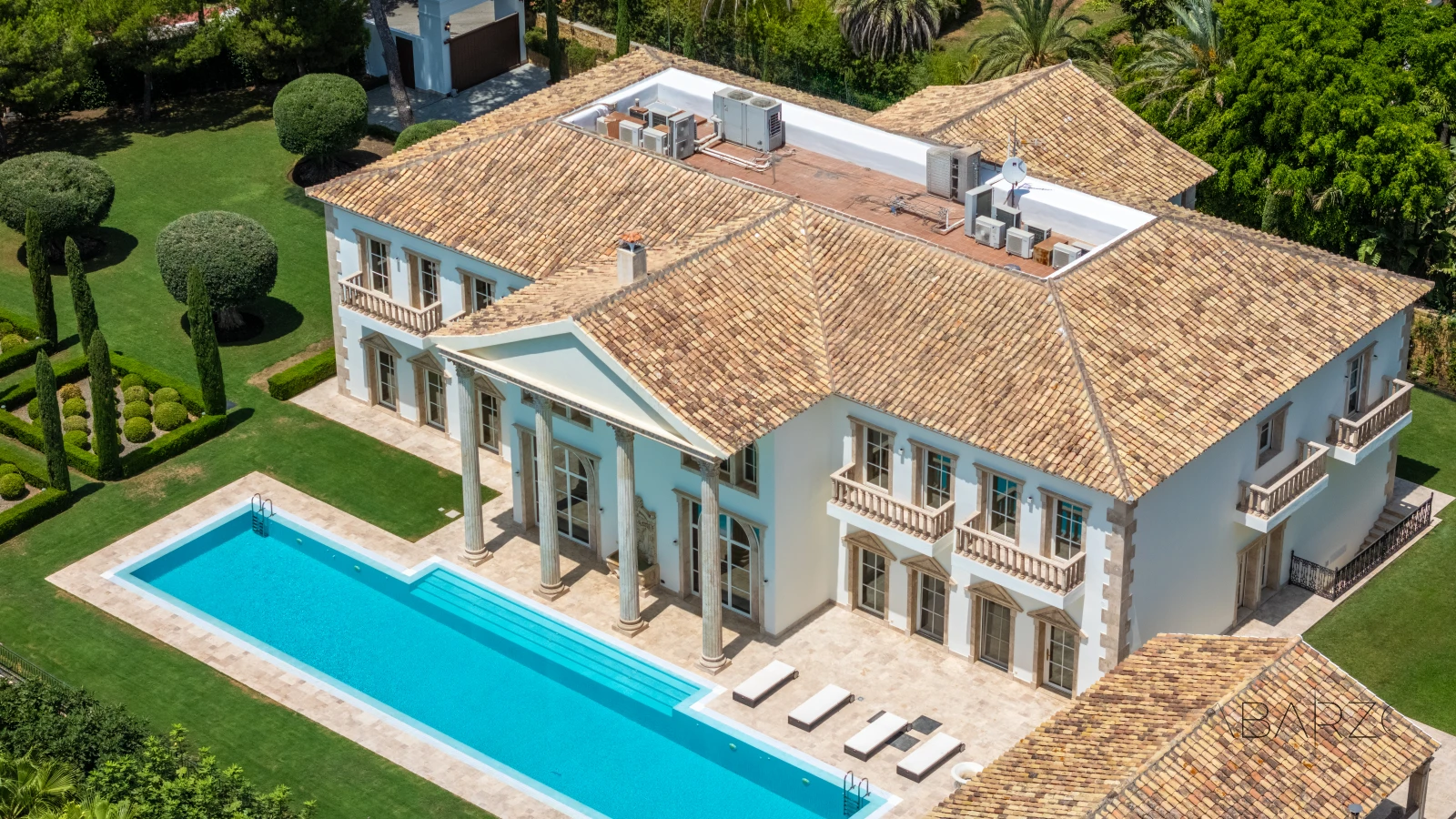 Luxury Villa in Sierra Blanca Marbella with Panoramic Sea Views and Heated Pool — interior, Golden Mile, Marbella (74 of 83)