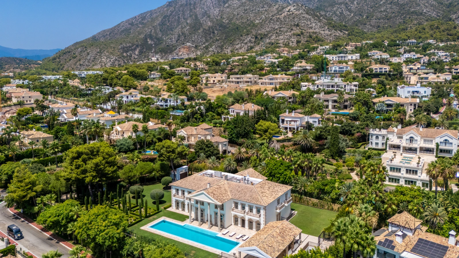 Luxury Villa in Sierra Blanca Marbella with Panoramic Sea Views and Heated Pool — interior, Golden Mile, Marbella (73 of 83)