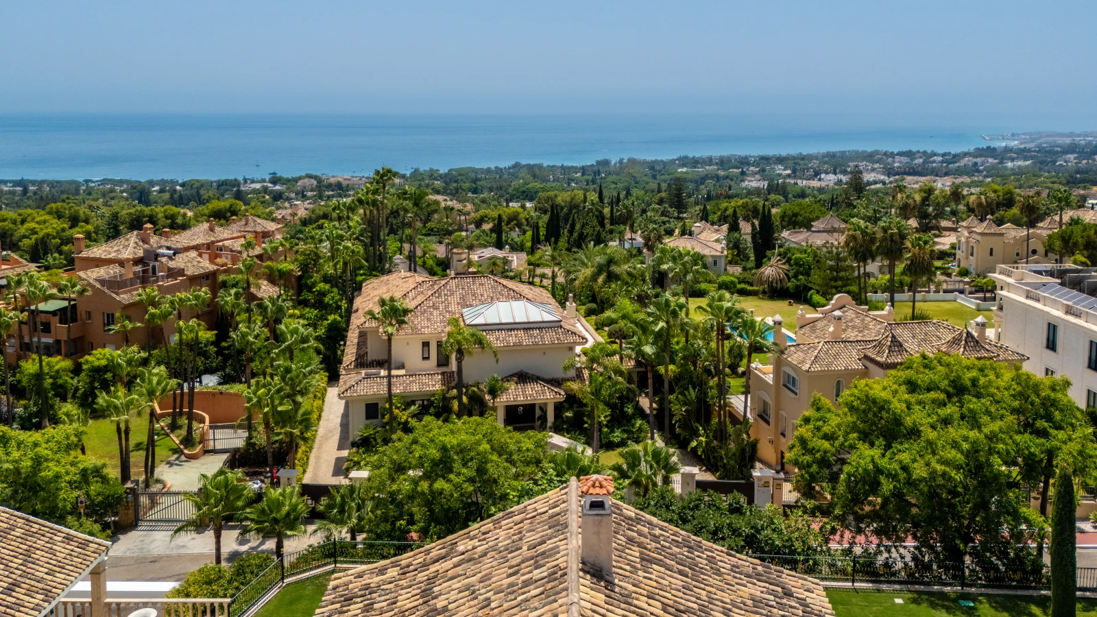 Luxury Villa in Sierra Blanca Marbella with Panoramic Sea Views and Heated Pool — interior, Golden Mile, Marbella (57 of 83)