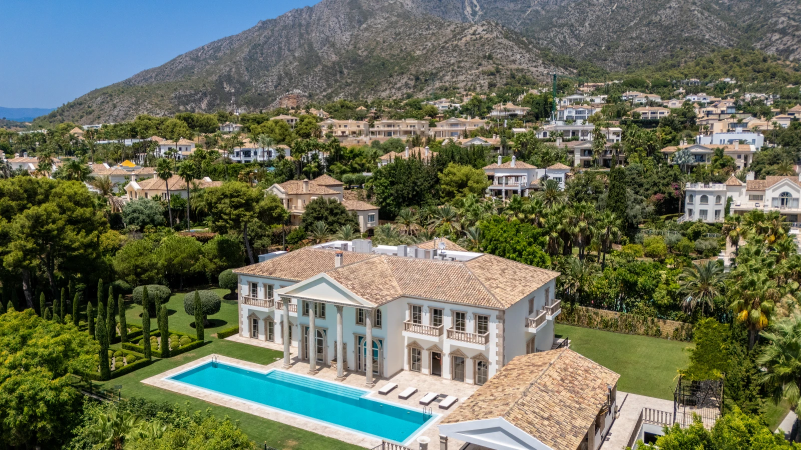 Luxury Villa in Sierra Blanca Marbella with Panoramic Sea Views and Heated Pool — interior, Golden Mile, Marbella (76 of 83)