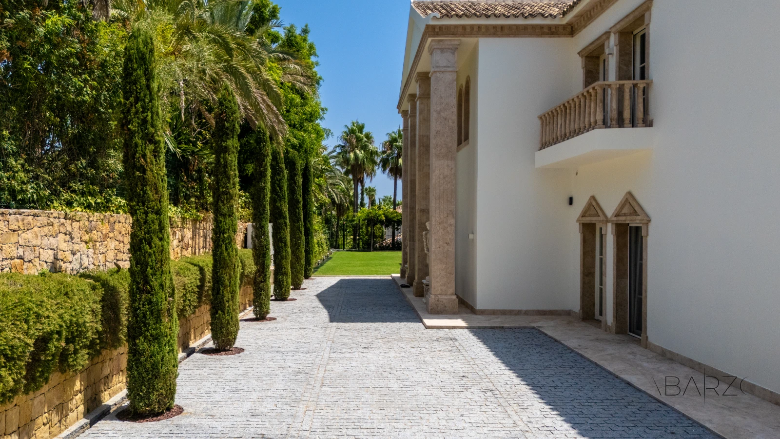 Luxury Villa in Sierra Blanca Marbella with Panoramic Sea Views and Heated Pool — interior, Golden Mile, Marbella (66 of 83)