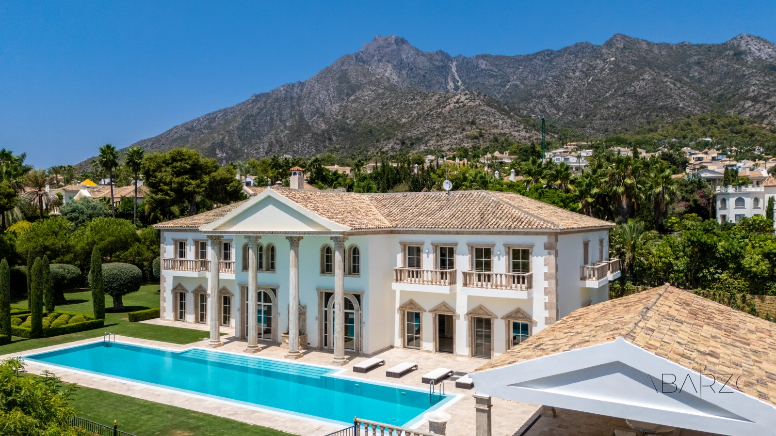 Luxury Villa in Sierra Blanca Marbella with Panoramic Sea Views and Heated Pool — interior, Golden Mile, Marbella (75 of 83)