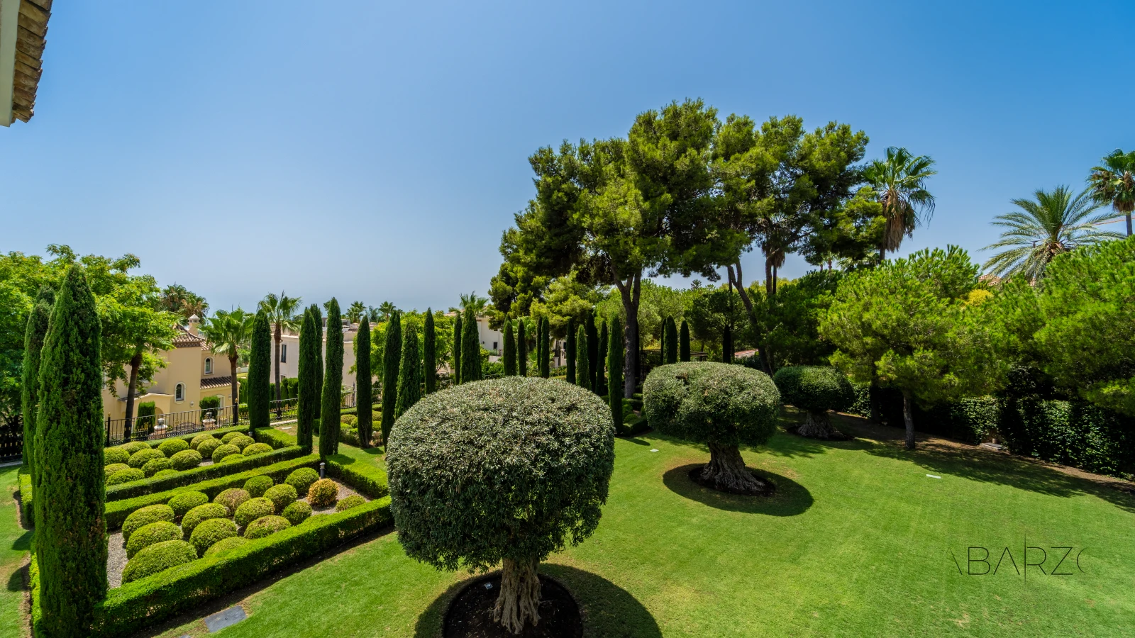Luxury Villa in Sierra Blanca Marbella with Panoramic Sea Views and Heated Pool — interior, Golden Mile, Marbella (37 of 83)