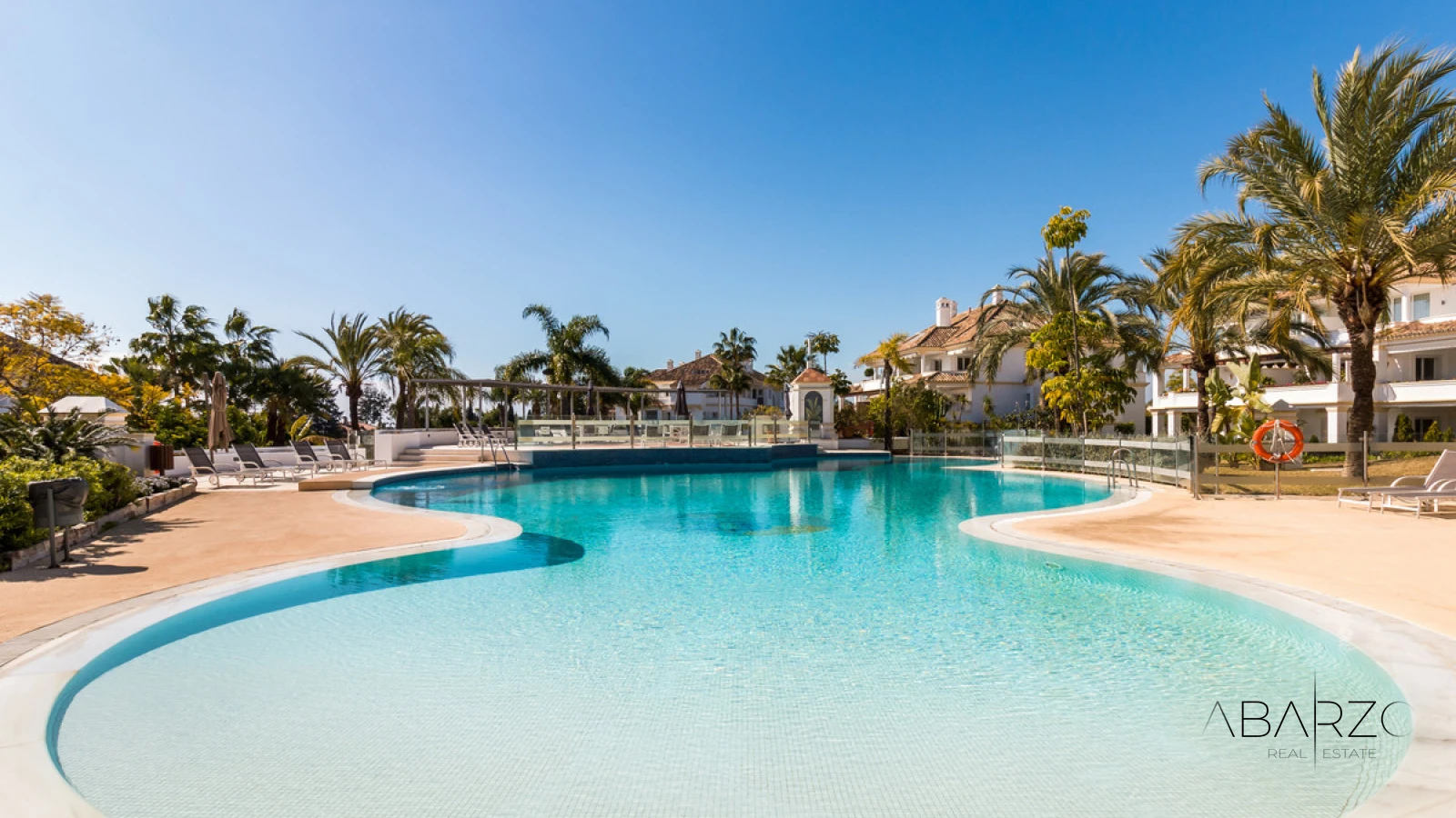 Stunning 4-Bedroom Apartment in Monte Parasio, Marbella with Private Terrace and Luxury Amenities — interior, Golden Mile, Marbella (20 of 36)