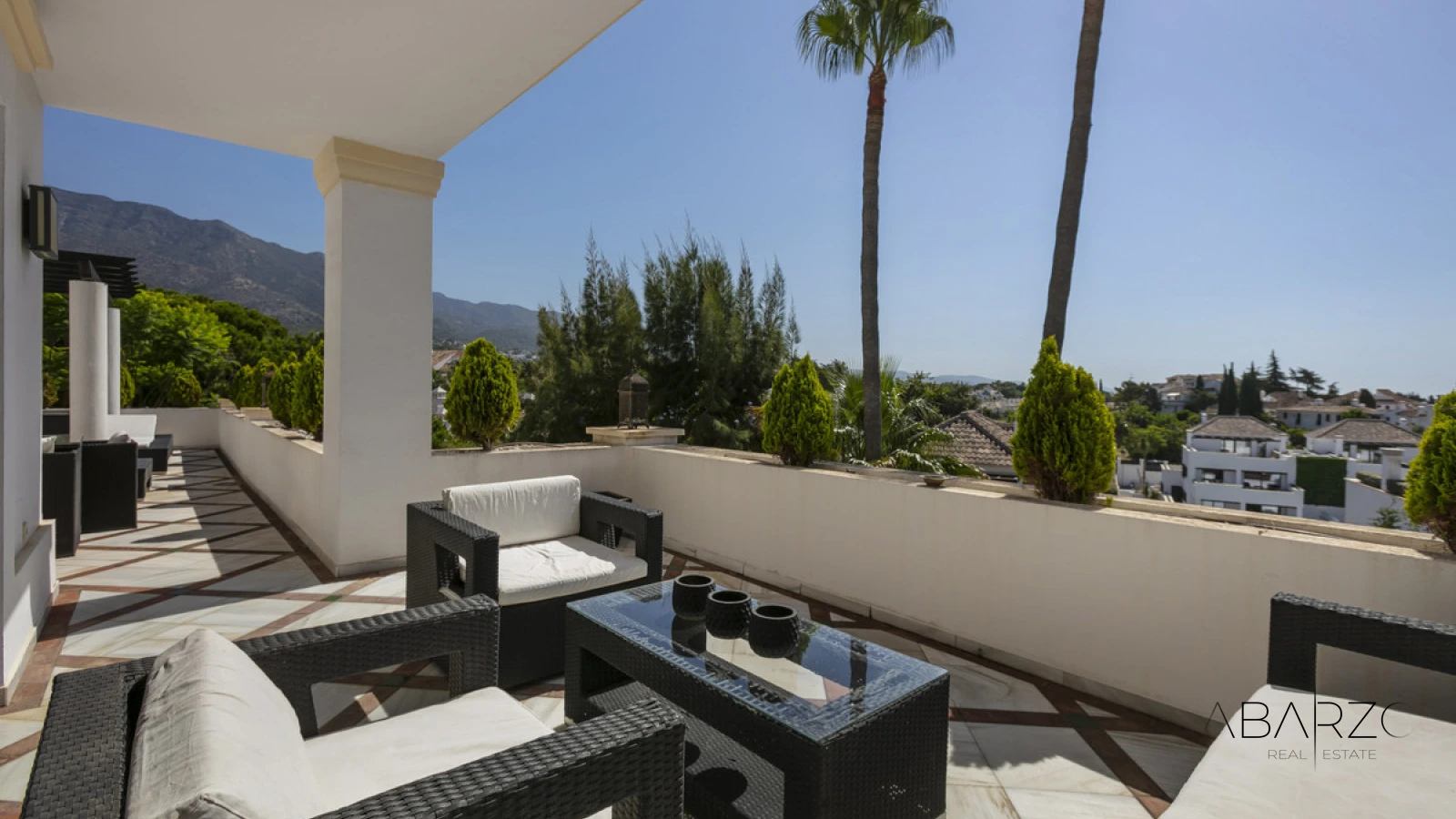 Stunning 4-Bedroom Apartment in Monte Parasio, Marbella with Private Terrace and Luxury Amenities — interior, Golden Mile, Marbella (4 of 36)
