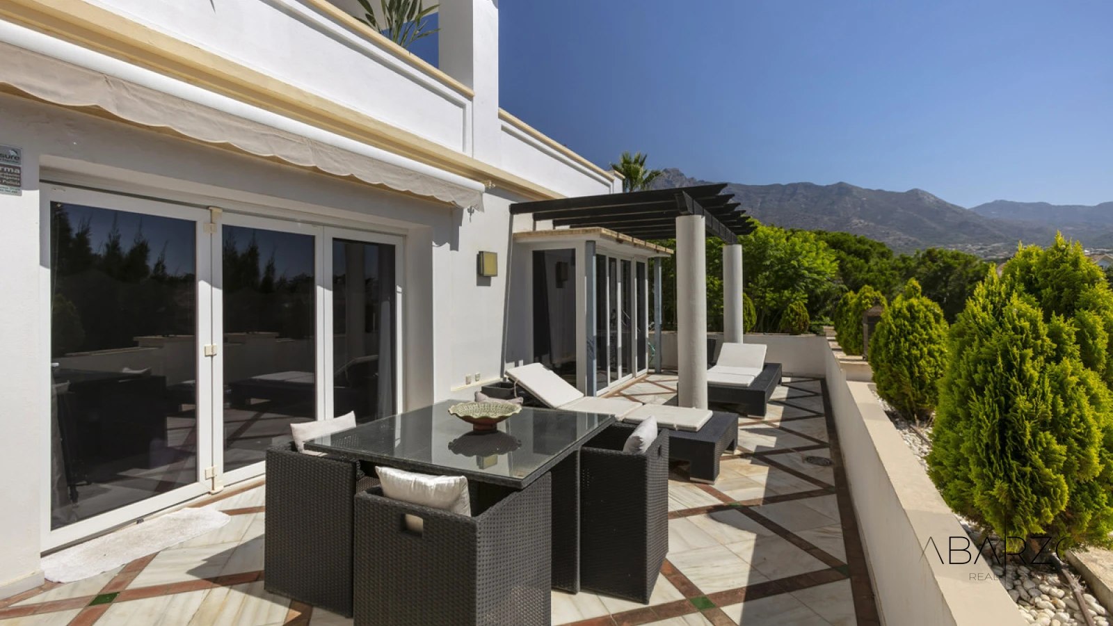 Stunning 4-Bedroom Apartment in Monte Parasio, Marbella with Private Terrace and Luxury Amenities — interior, Golden Mile, Marbella (3 of 36)