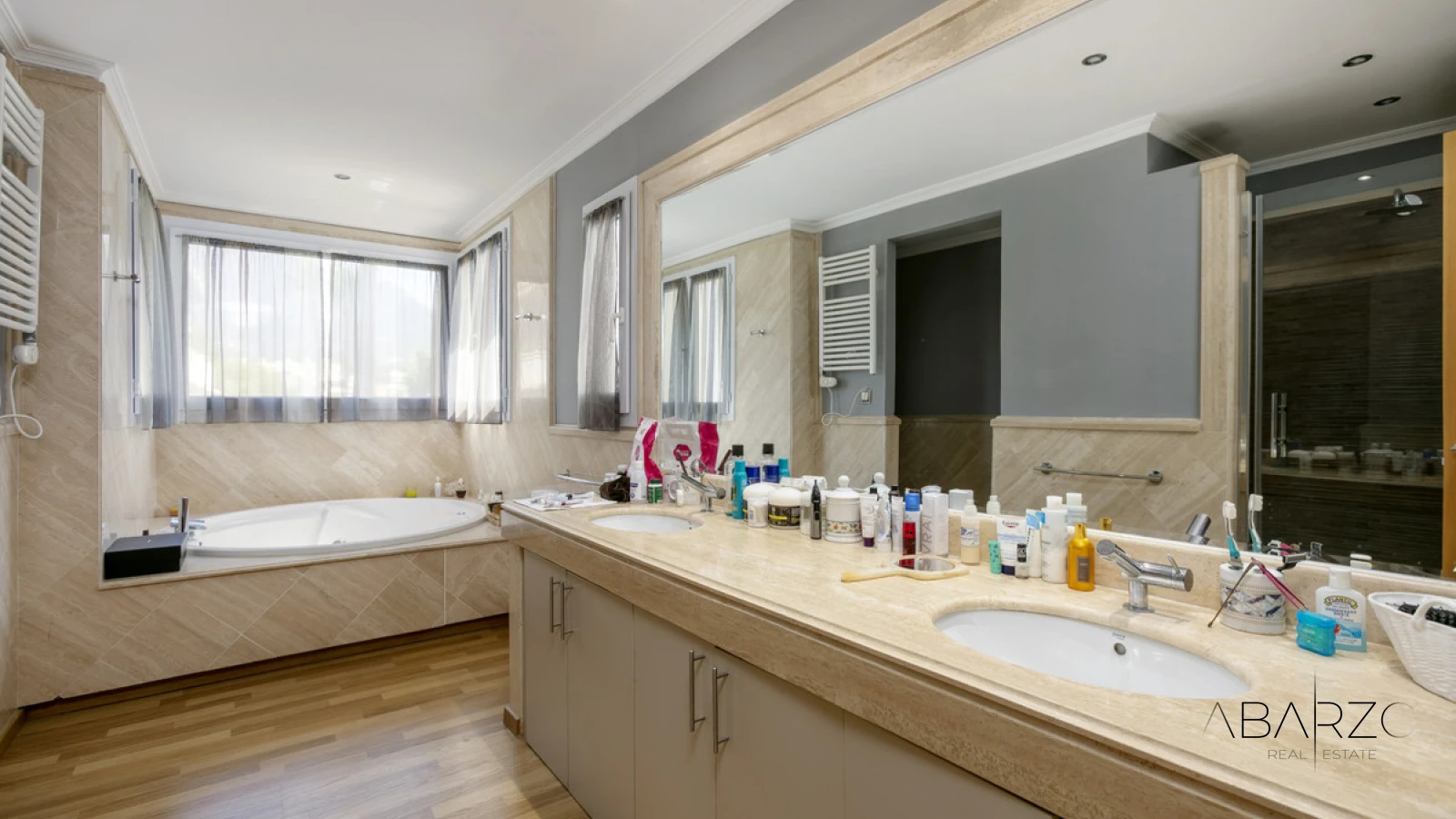 Stunning 4-Bedroom Apartment in Monte Parasio, Marbella with Private Terrace and Luxury Amenities — interior, Golden Mile, Marbella (30 of 36)
