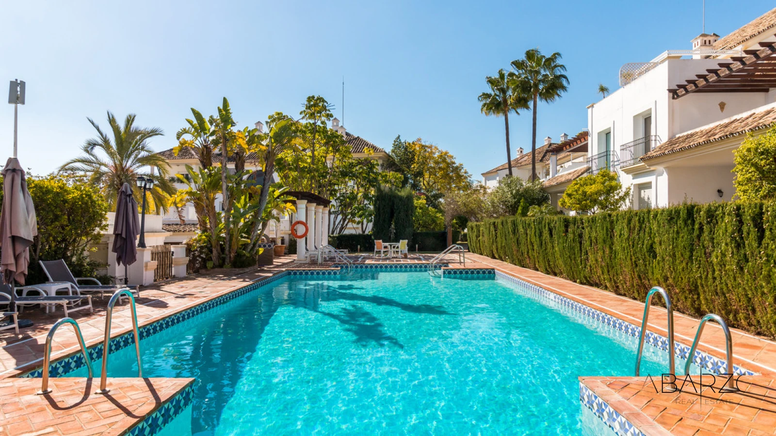 Stunning 4-Bedroom Apartment in Monte Parasio, Marbella with Private Terrace and Luxury Amenities — luxury property for sale in Golden Mile, Marbella