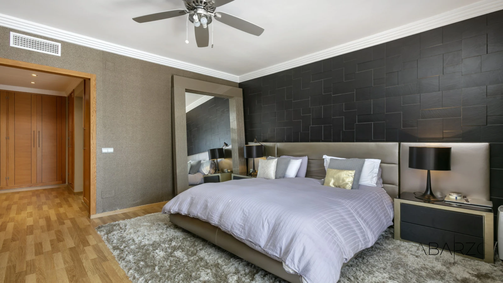 Stunning 4-Bedroom Apartment in Monte Parasio, Marbella with Private Terrace and Luxury Amenities — interior, Golden Mile, Marbella (29 of 36)