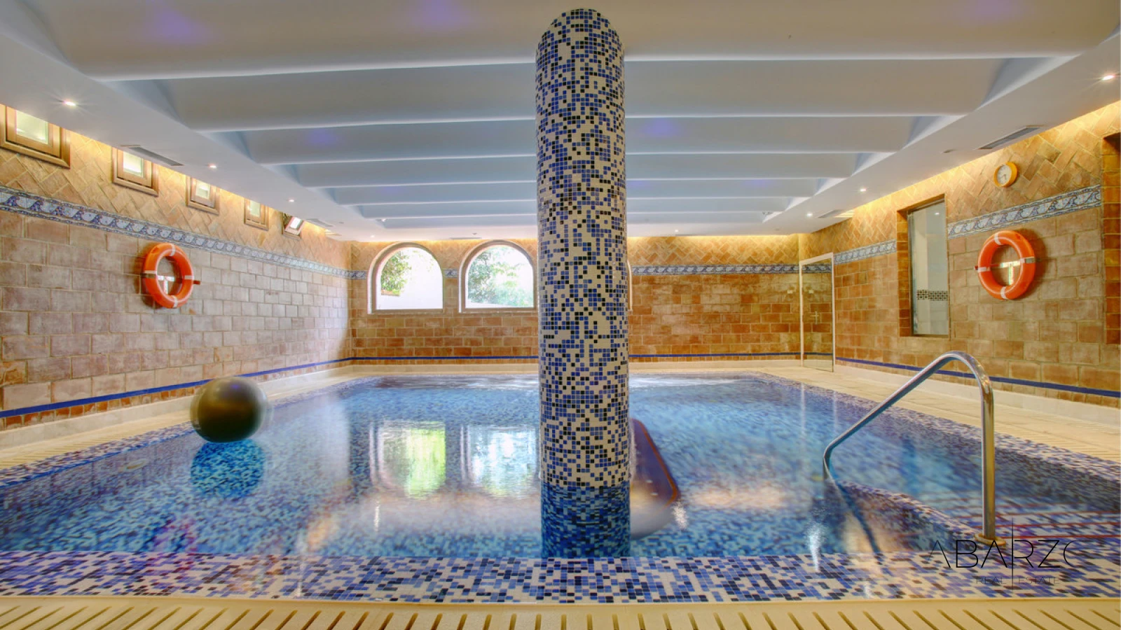 Stunning 4-Bedroom Apartment in Monte Parasio, Marbella with Private Terrace and Luxury Amenities — interior, Golden Mile, Marbella (27 of 36)