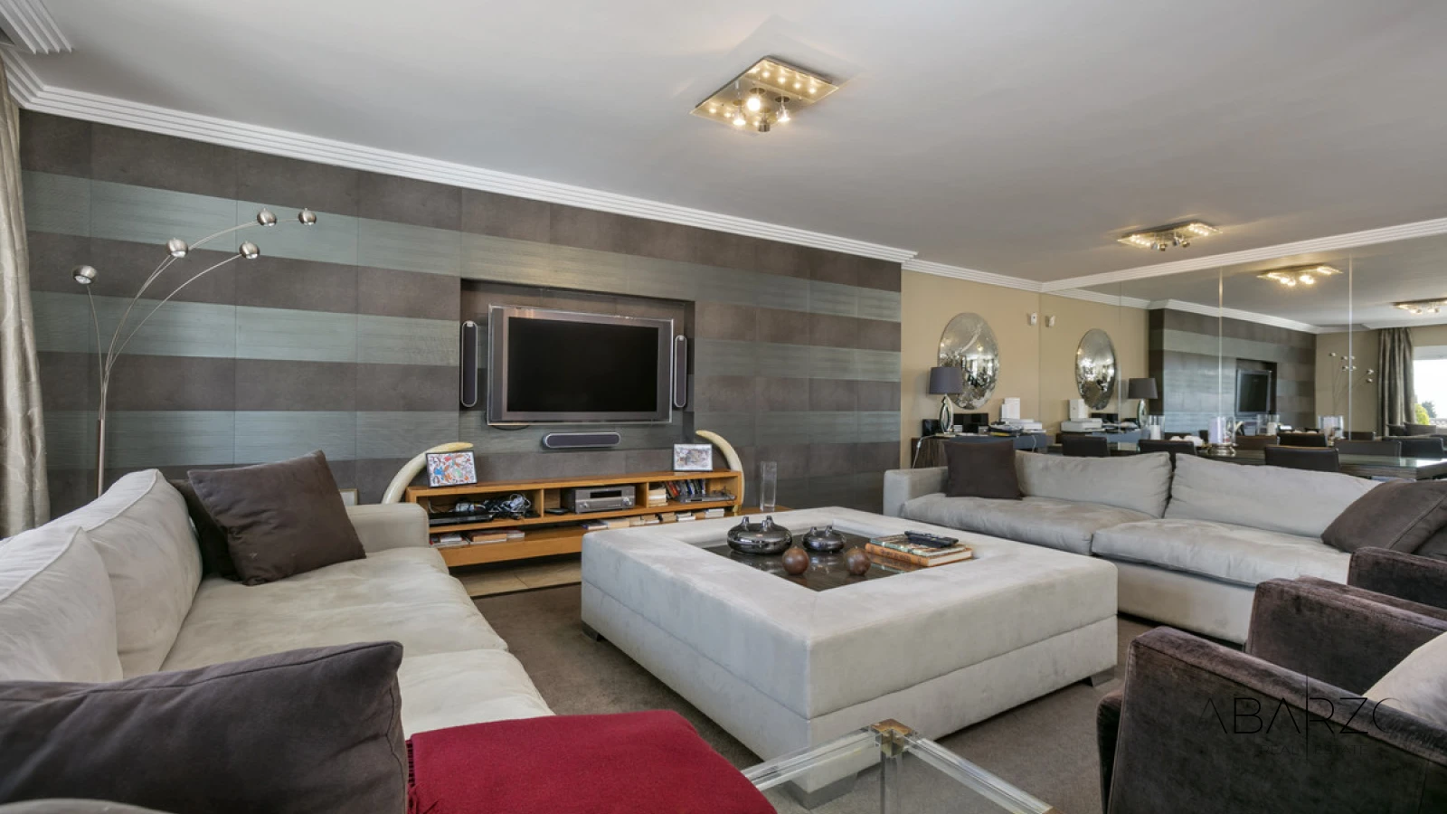 Stunning 4-Bedroom Apartment in Monte Parasio, Marbella with Private Terrace and Luxury Amenities — interior, Golden Mile, Marbella (8 of 36)