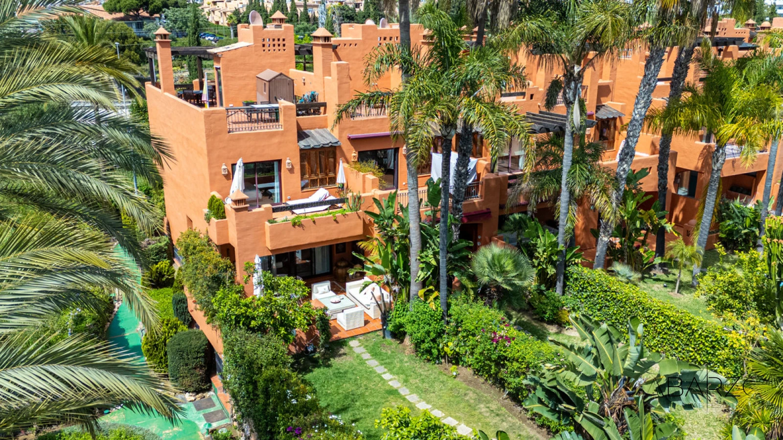 Townhouse Oasis: Luxury 5-Bedroom Townhouse in Marbella's Golden Mile with Private Garden and Rooftop Solarium — interior, Golden Mile, Marbella (45 of 49)