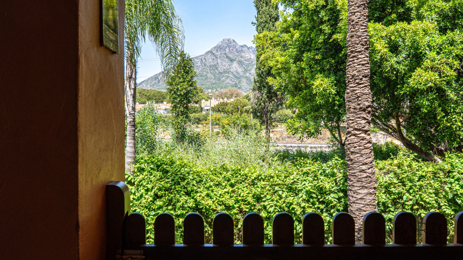 Townhouse Oasis: Luxury 5-Bedroom Townhouse in Marbella's Golden Mile with Private Garden and Rooftop Solarium — interior, Golden Mile, Marbella (48 of 49)