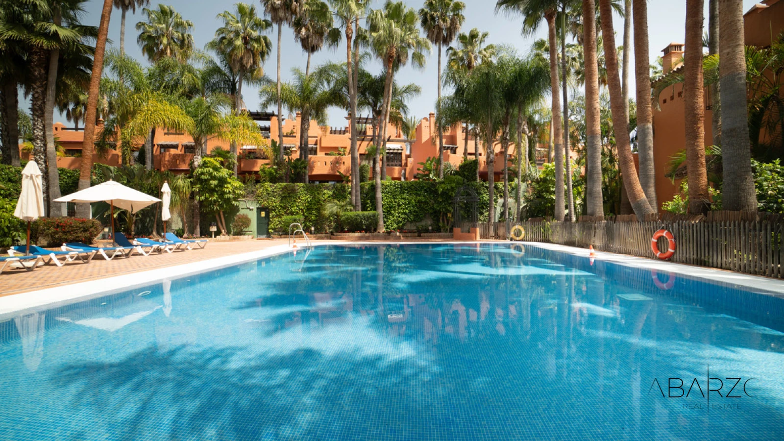 Townhouse Oasis: Luxury 5-Bedroom Townhouse in Marbella's Golden Mile with Private Garden and Rooftop Solarium — interior, Golden Mile, Marbella (37 of 49)