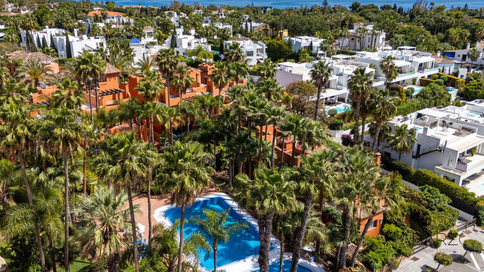 Townhouse Oasis: Luxury 5-Bedroom Townhouse in Marbella's Golden Mile with Private Garden and Rooftop Solarium — interior, Golden Mile, Marbella (35 of 49)