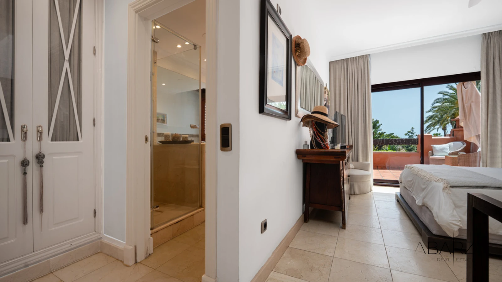 Townhouse Oasis: Luxury 5-Bedroom Townhouse in Marbella's Golden Mile with Private Garden and Rooftop Solarium — interior, Golden Mile, Marbella (10 of 49)