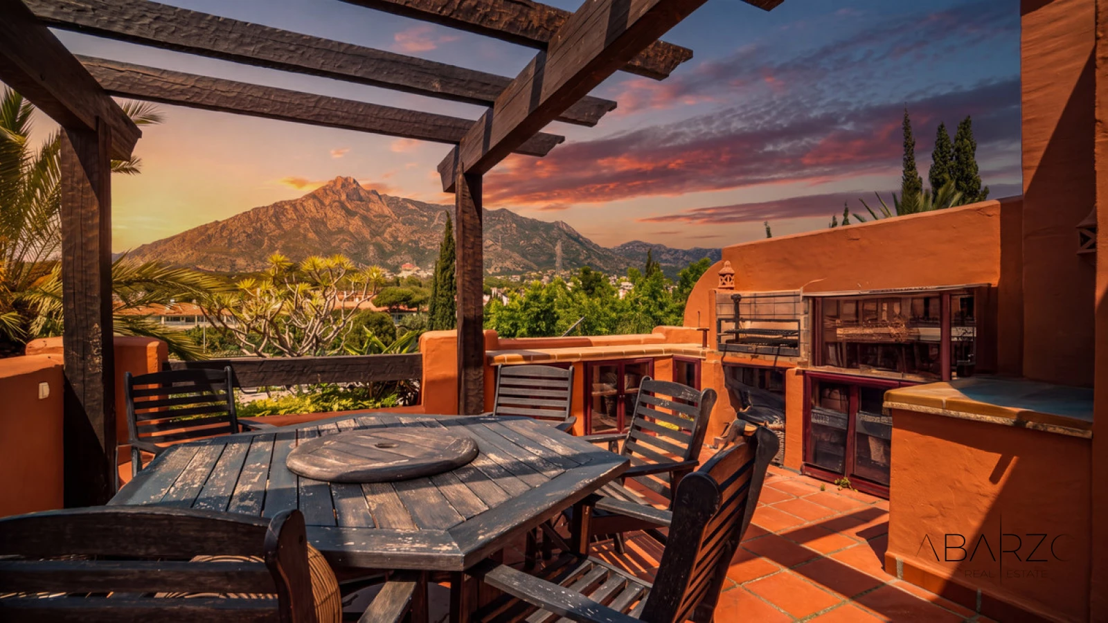 Townhouse Oasis: Luxury 5-Bedroom Townhouse in Marbella's Golden Mile with Private Garden and Rooftop Solarium — interior, Golden Mile, Marbella (24 of 49)