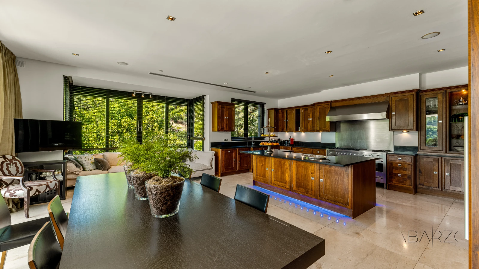 Luxury villa for sale in La Zagaleta with heated pool and mountain views — interior, La Zagaleta, Benahavís (9 of 15)