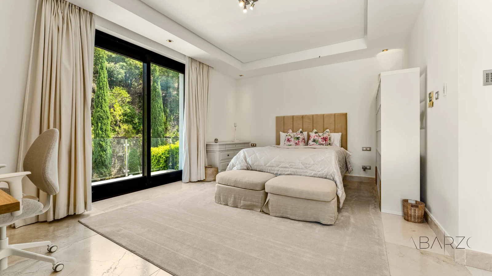 Luxury villa for sale in La Zagaleta with heated pool and mountain views — interior, La Zagaleta, Benahavís (11 of 15)