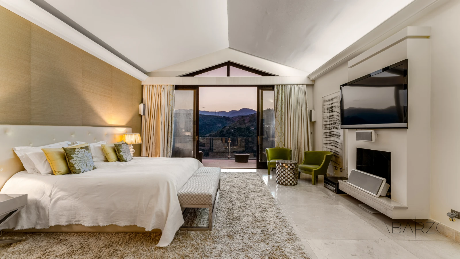 Luxury villa for sale in La Zagaleta with heated pool and mountain views — interior, La Zagaleta, Benahavís (2 of 15)