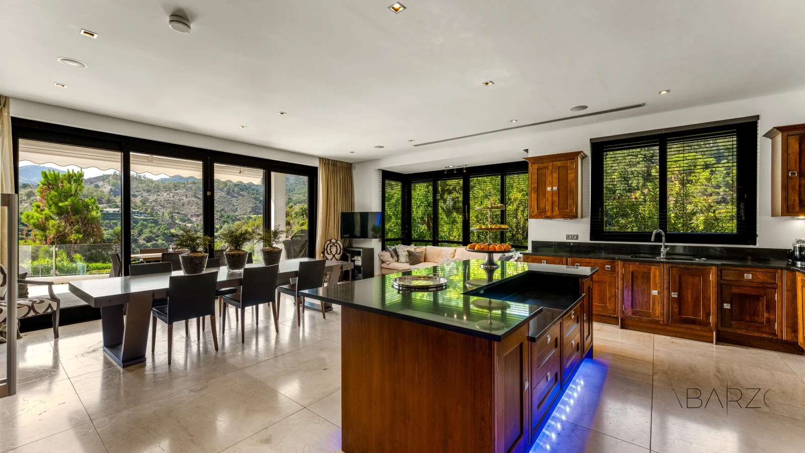 Luxury villa for sale in La Zagaleta with heated pool and mountain views — interior, La Zagaleta, Benahavís (10 of 15)