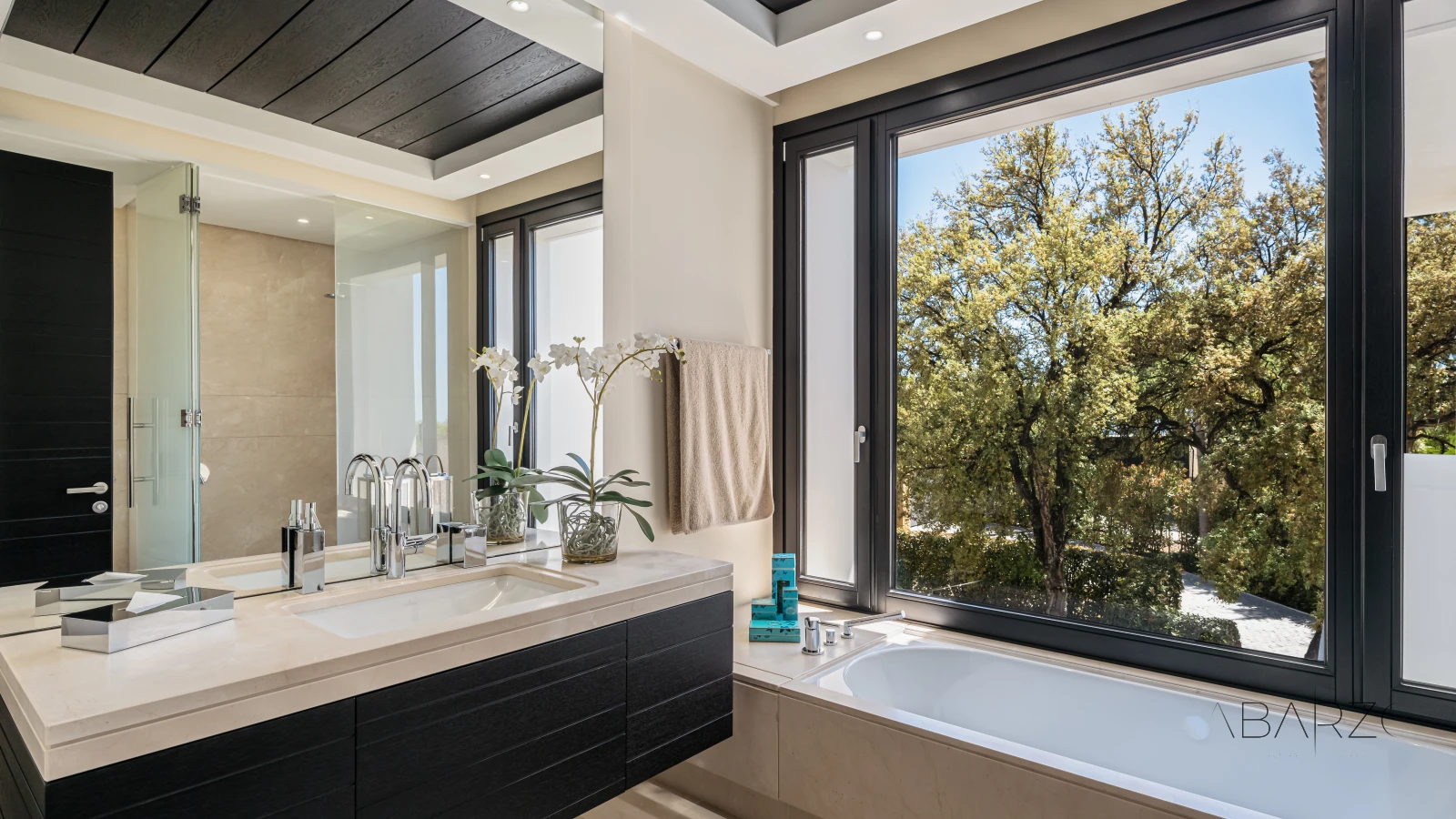 Modern luxury villa in La Zagaleta with panoramic sea and mountain views — interior, La Zagaleta, Benahavís (10 of 15)