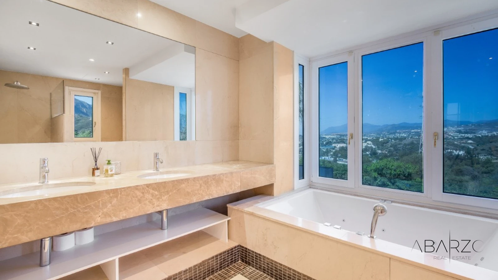 Renovation Opportunity: Four-Bedroom South-Facing Villa in Las Lomas de Magna Marbella — interior, Golden Mile, Marbella (25 of 31)