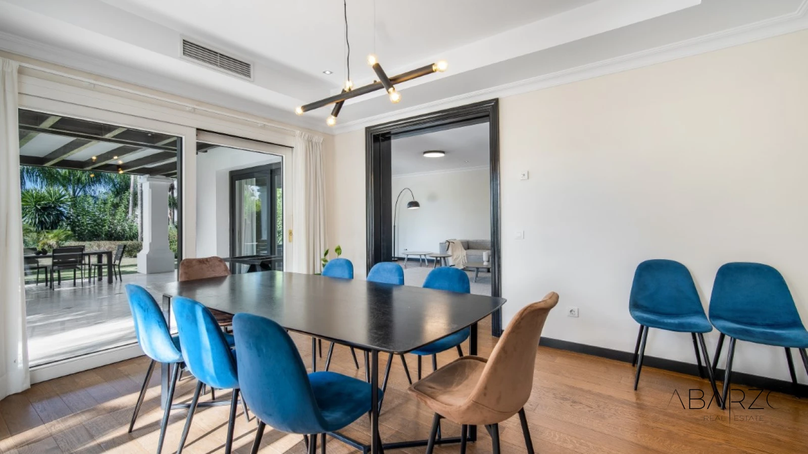 Renovation Opportunity: Four-Bedroom South-Facing Villa in Las Lomas de Magna Marbella — interior, Golden Mile, Marbella (13 of 31)
