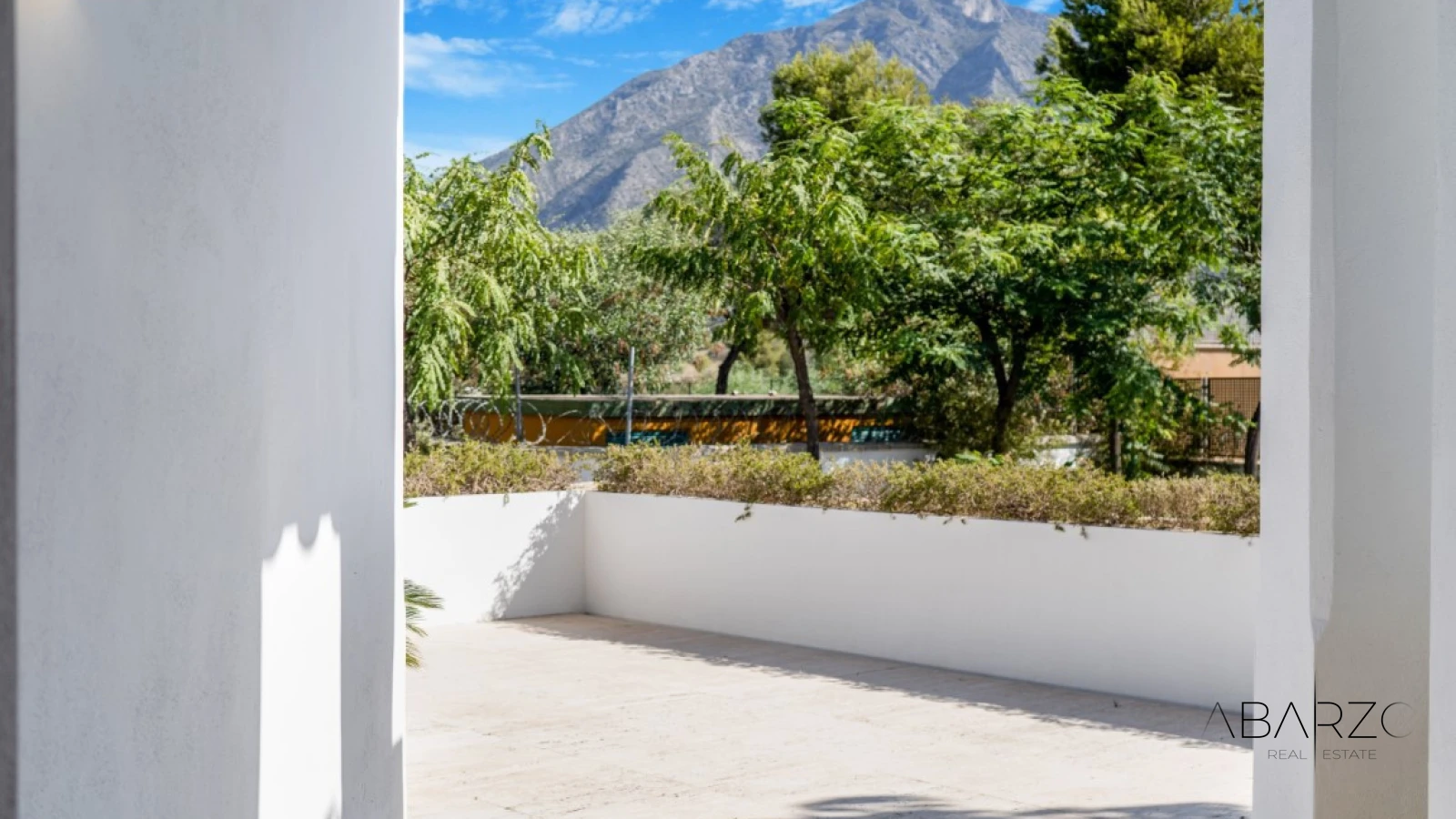 Renovation Opportunity: Four-Bedroom South-Facing Villa in Las Lomas de Magna Marbella — interior, Golden Mile, Marbella (17 of 31)