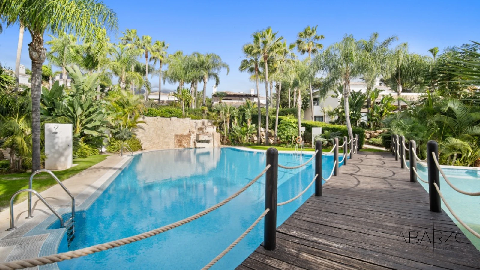 Renovation Opportunity: Four-Bedroom South-Facing Villa in Las Lomas de Magna Marbella — interior, Golden Mile, Marbella (3 of 31)