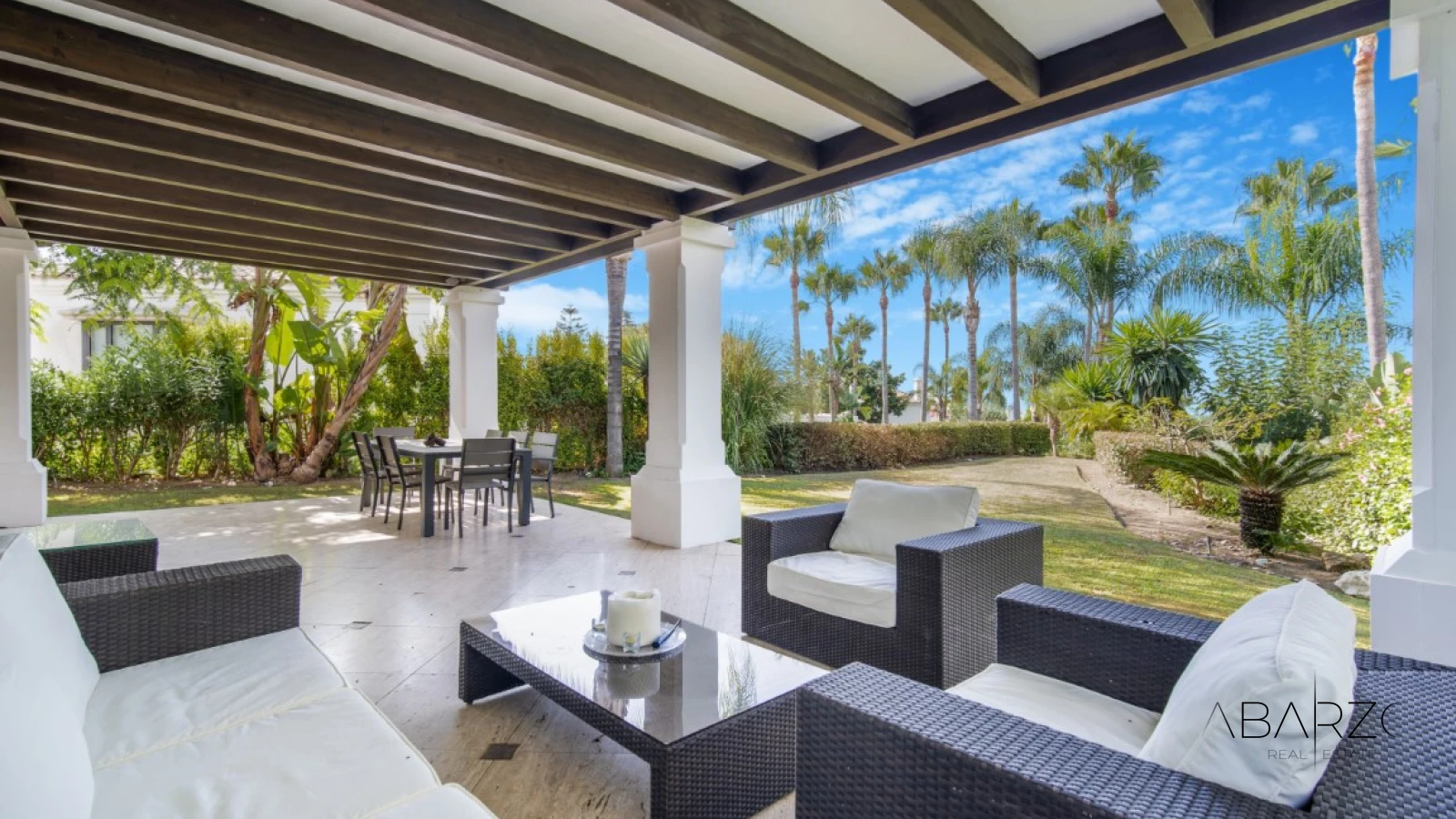 Renovation Opportunity: Four-Bedroom South-Facing Villa in Las Lomas de Magna Marbella — interior, Golden Mile, Marbella (6 of 31)