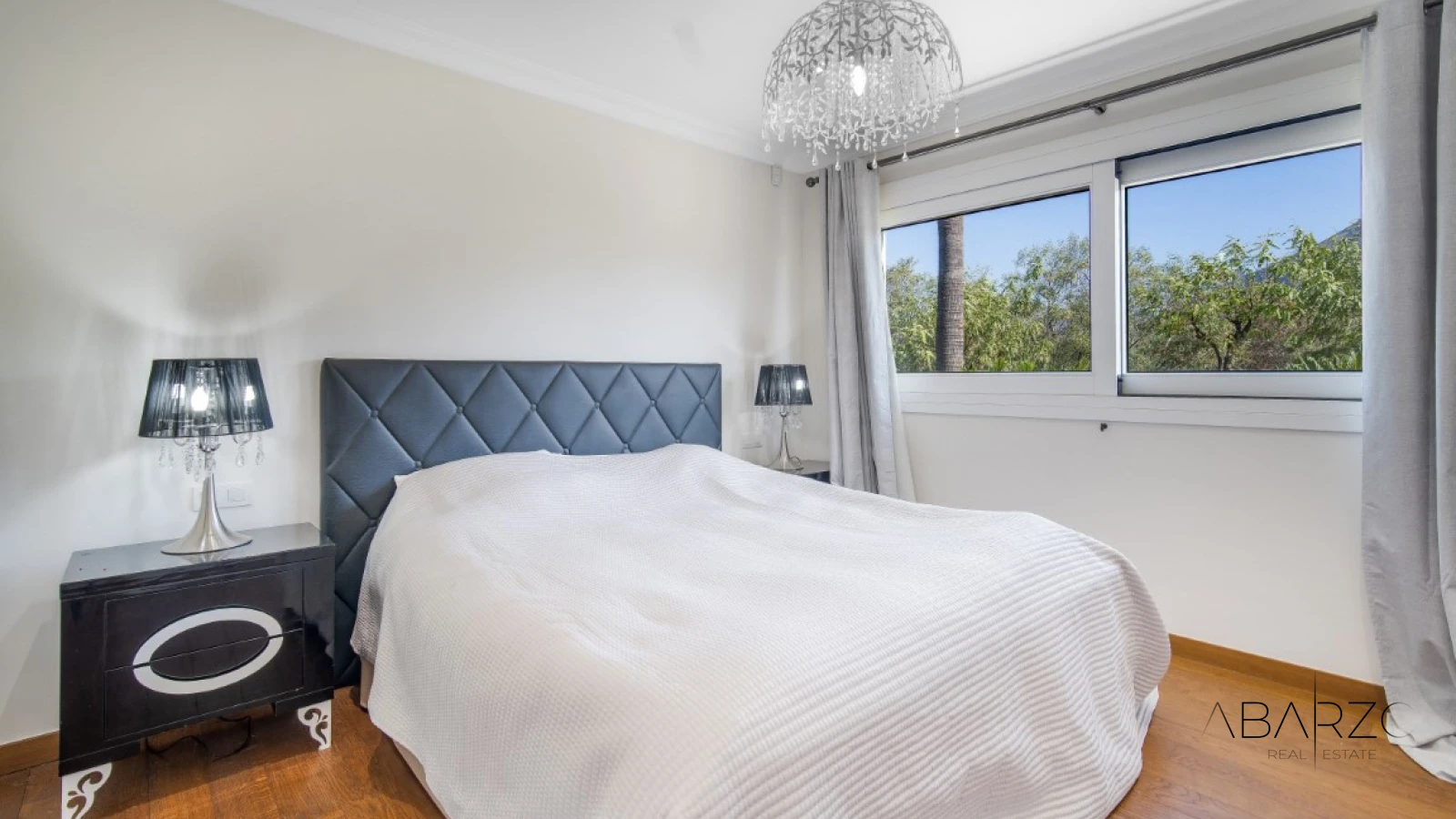 Renovation Opportunity: Four-Bedroom South-Facing Villa in Las Lomas de Magna Marbella — interior, Golden Mile, Marbella (14 of 31)