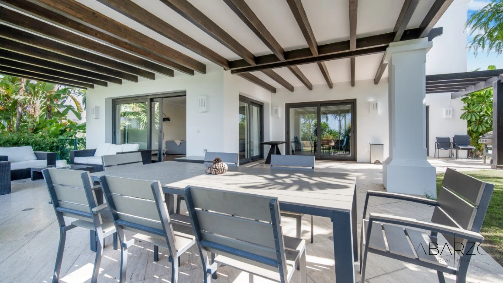 Renovation Opportunity: Four-Bedroom South-Facing Villa in Las Lomas de Magna Marbella — interior, Golden Mile, Marbella (8 of 31)