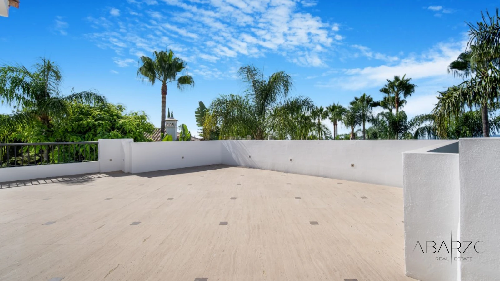 Renovation Opportunity: Four-Bedroom South-Facing Villa in Las Lomas de Magna Marbella — interior, Golden Mile, Marbella (9 of 31)